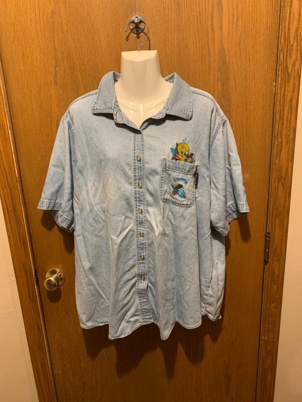 22/24 2xl vintage Tweety Bird Button Down Denim Short Sleeve looney tunes